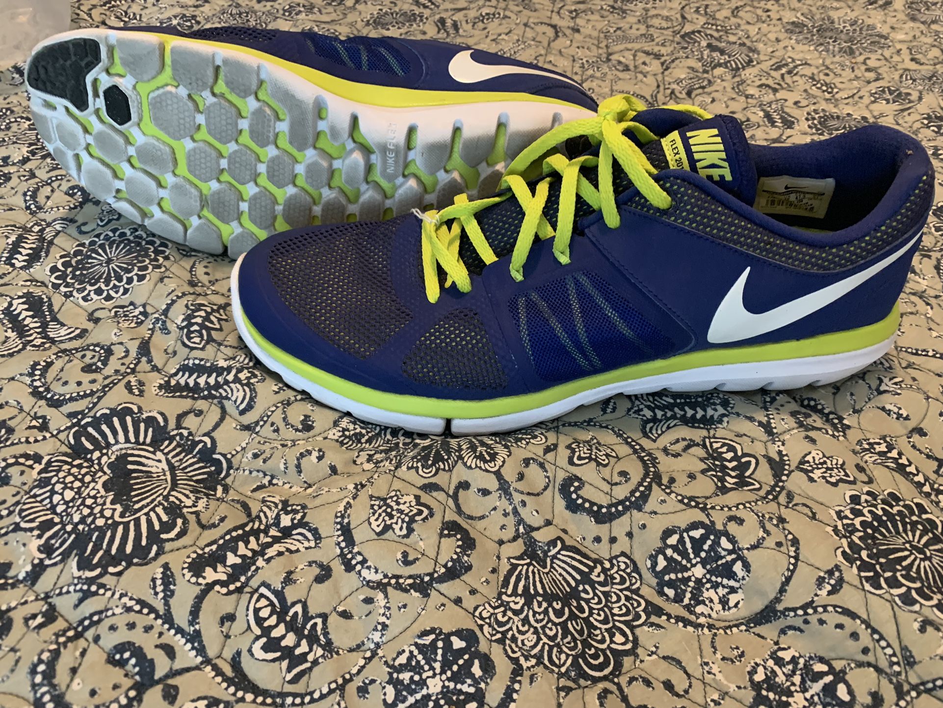 Men’s Nike Flex 2014 Run Edition Model 642791-400, Size 13