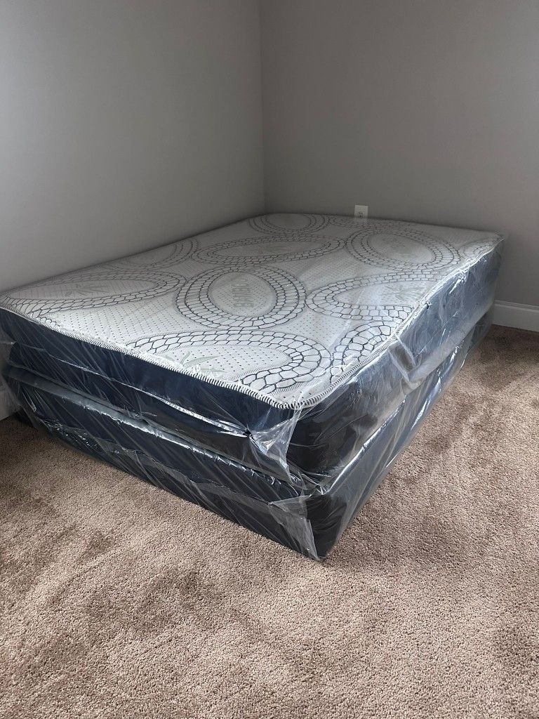 Queen Mattress Come With Free Box Spring - Delivery Available Today