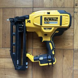 LIKE NEW DEWALT FINISH NAILER