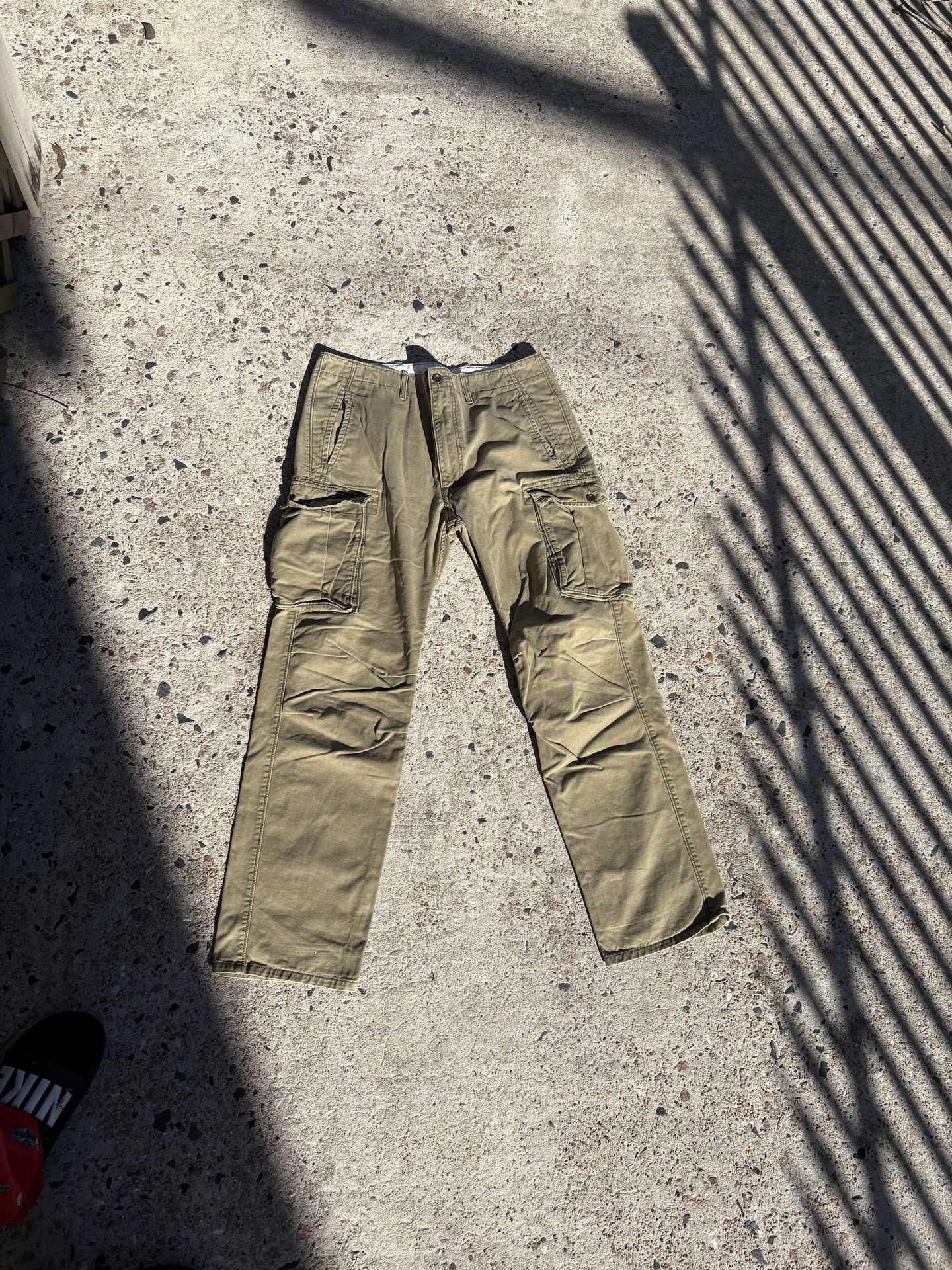 Men’s Levi cargo pants