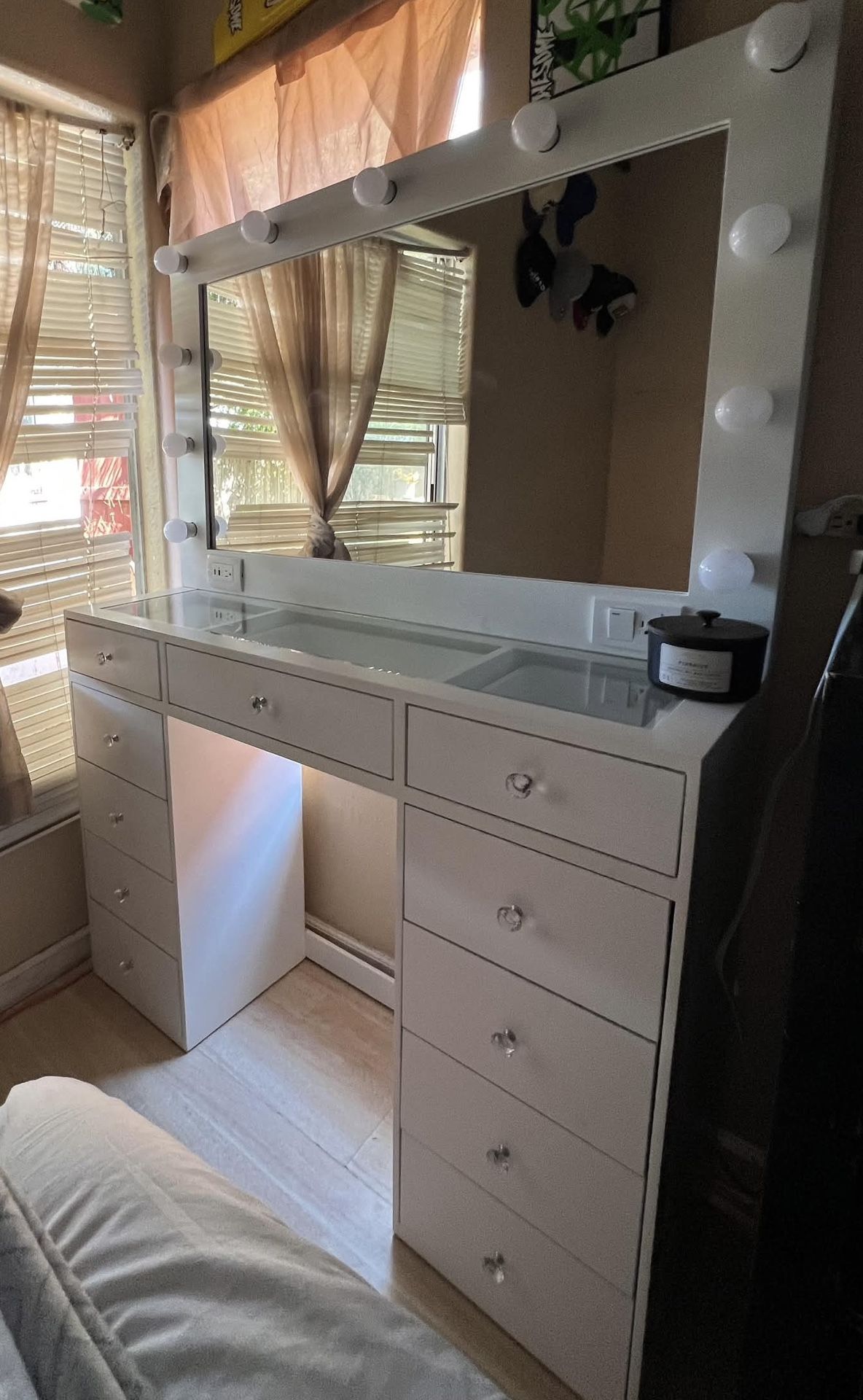 White Makeup Vanity