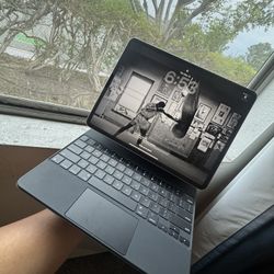 iPad Pro | 12.9-inch | 256 gb | 6th Gen (2022)