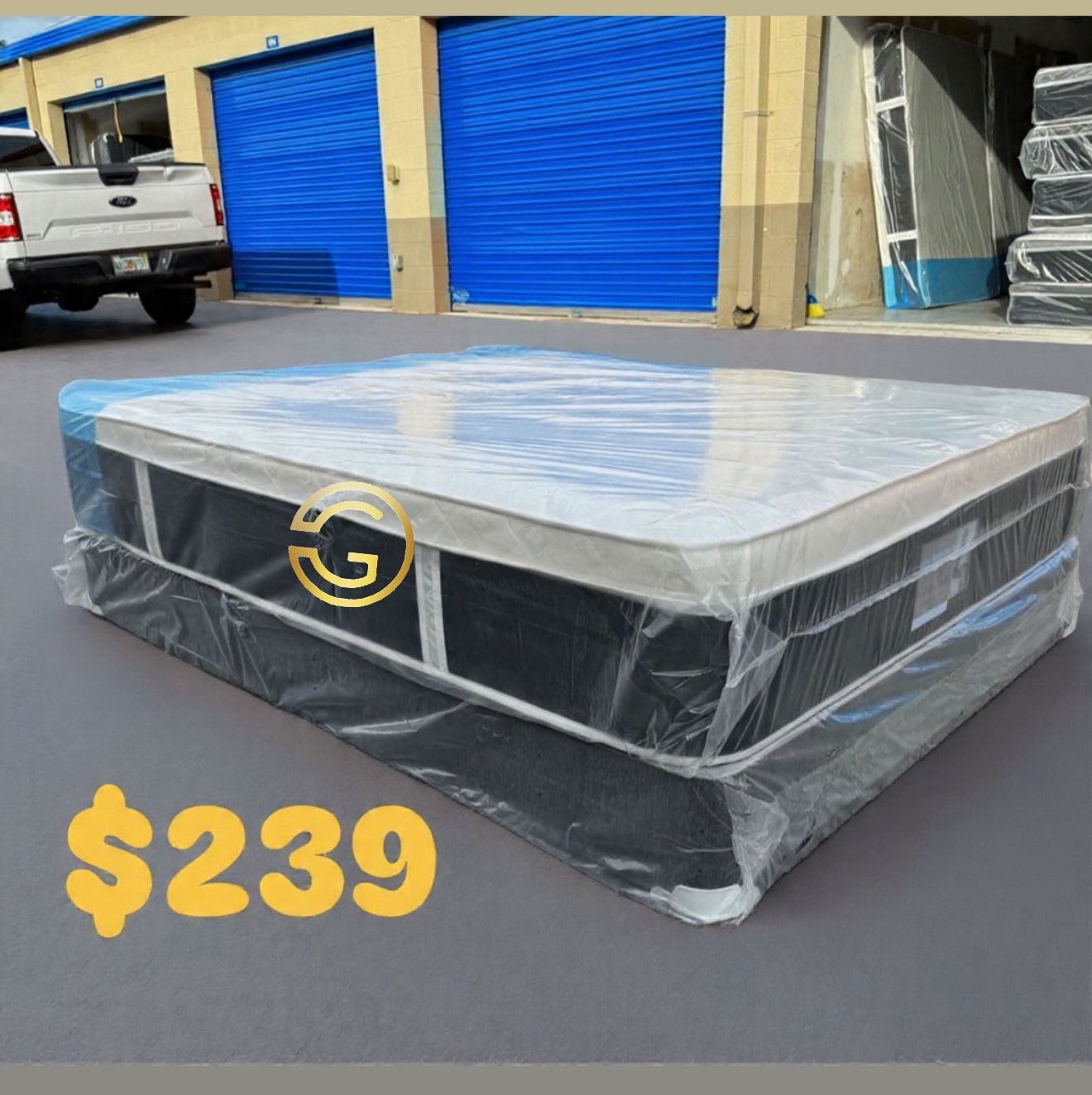 NEW Mattress Queen Size Plush Pillowtop With Box Spring // Offer π