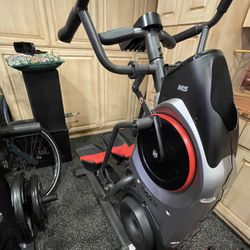 Bow flex max trainer