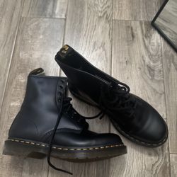 BRAND NEW Dr. Martens 1460 bex US 8.5 Women