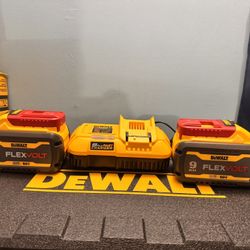 🚨🔥 OFERTA FUERTE – DEWALT FLEXVOLT POWER KIT 🔥🚨  🔋 2 Baterías DEWALT FLEXVOLT 9.0Ah (20V/60V) ⚡ Cargador rápido 8 Amp FAST CHARGER incluido  💯 P