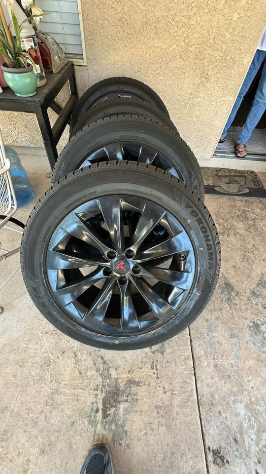 Tesla OEM 20” Wheels