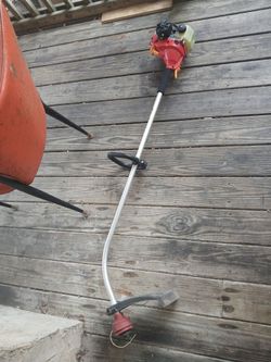 Husqvarna Gas Weed Eater / String Trimmer