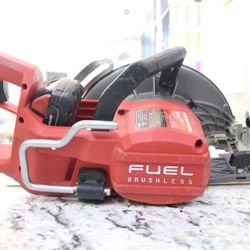 Milwaukee M18 Fuel 18V Brushless Circular Saw 2830-20 + Battery