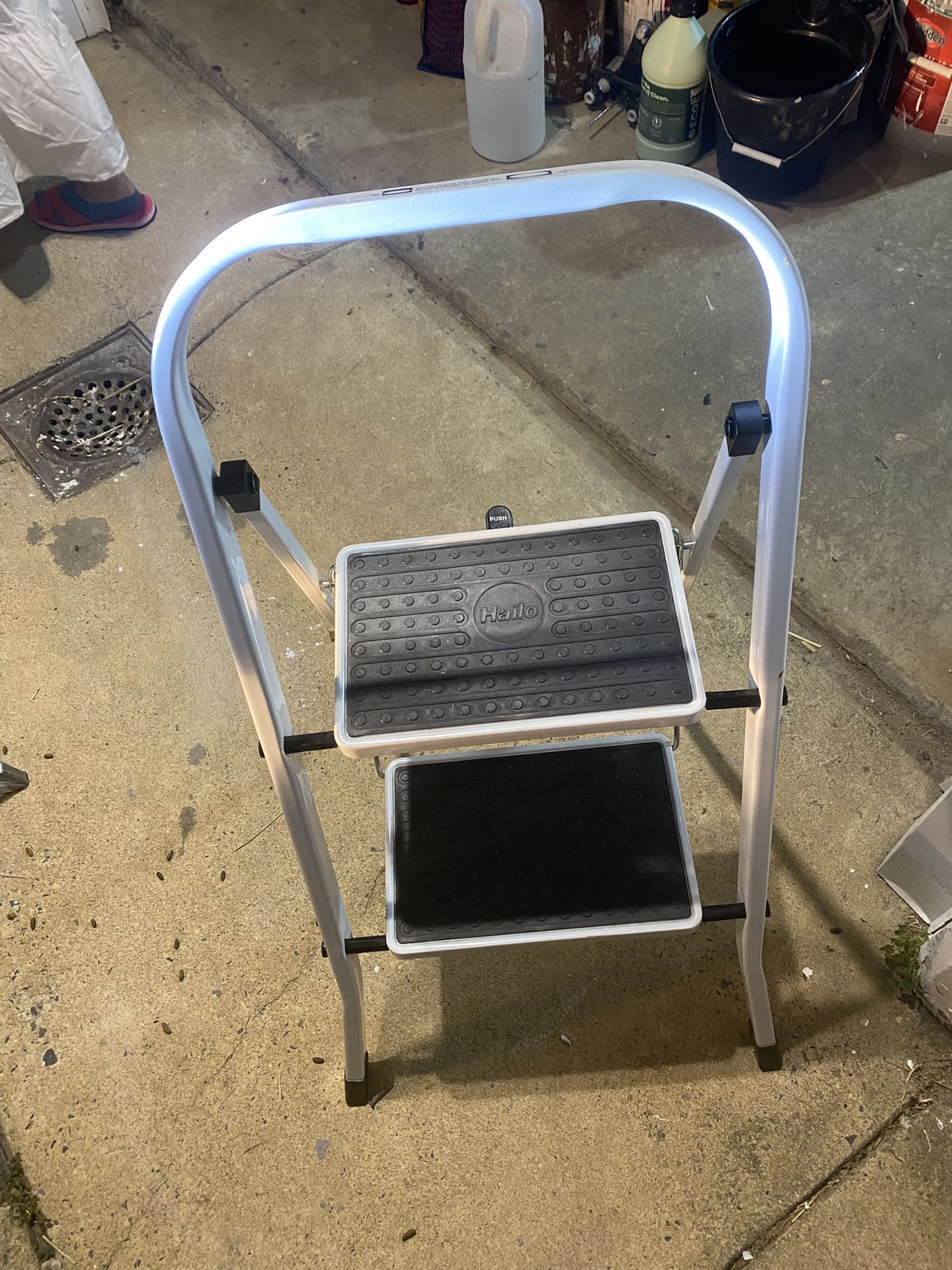 Hailo K20 StandardLine Folding 2-Steps Ladder