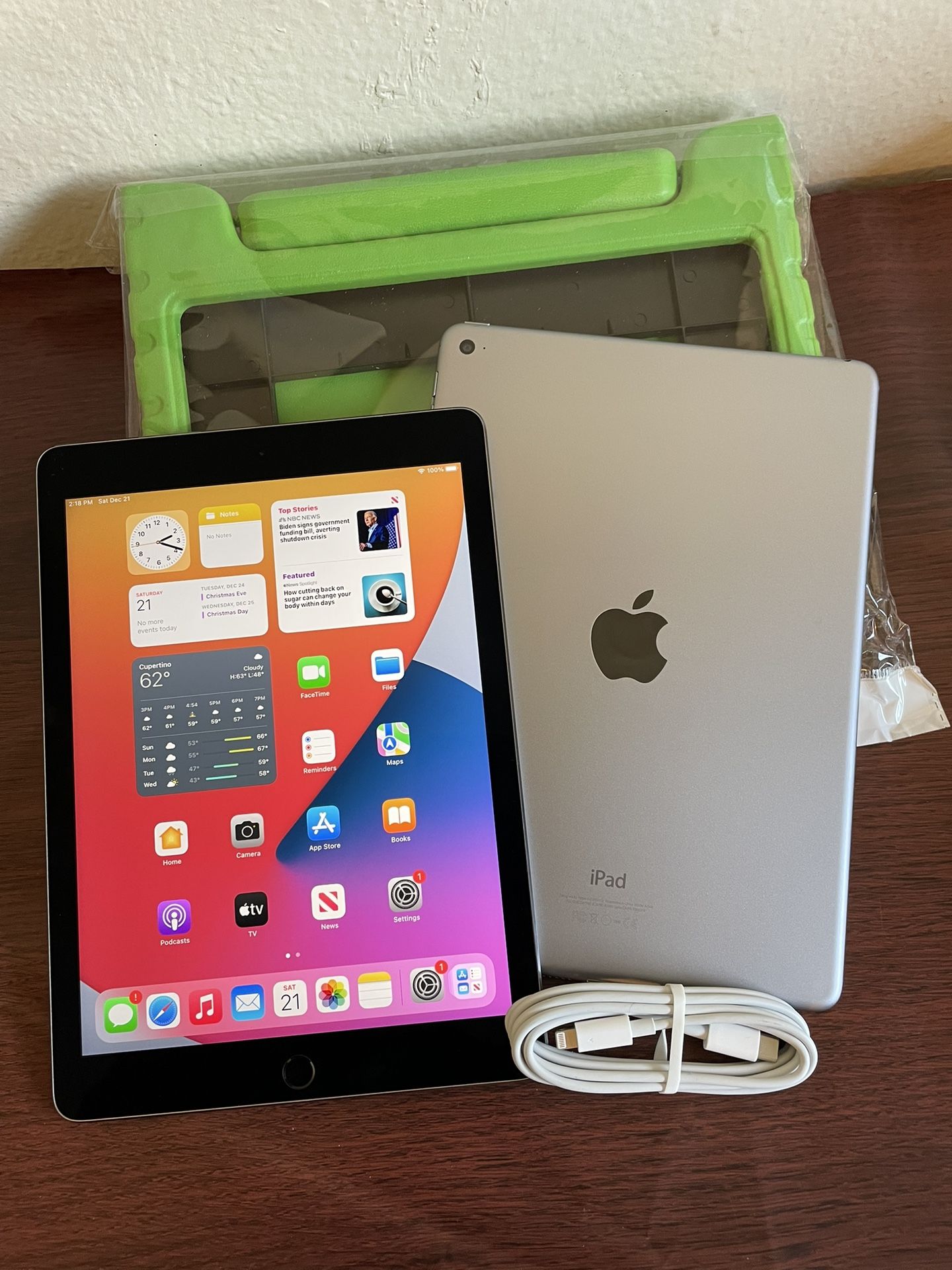 Apple iPad Air 2 64GB with Kids Case And Cable (128GB $120)