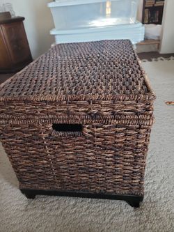 Wicker trunk