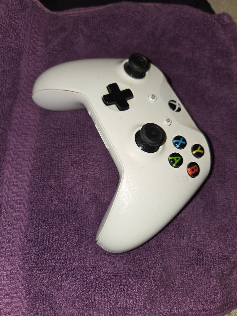 XBOX ONE CONTROLLER