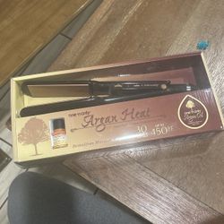 Brand New Straightener $15