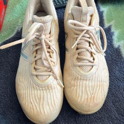 NB Cleats  Plastic 