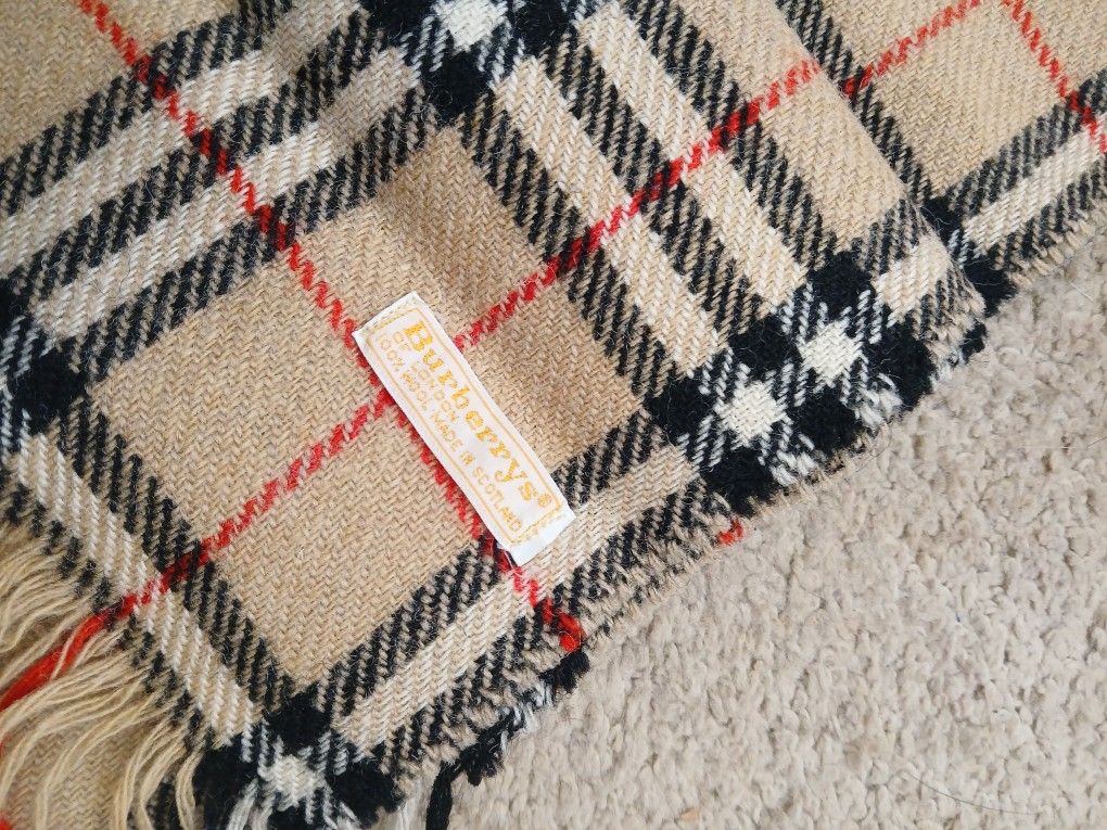 Burberrys Scarf