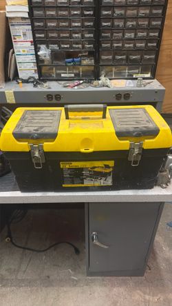 Stanley 24" Series 2000 Tool Box - Large Capacity
