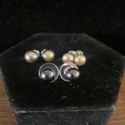 3 Pairs Of F.W. Button Pearls Earrings 