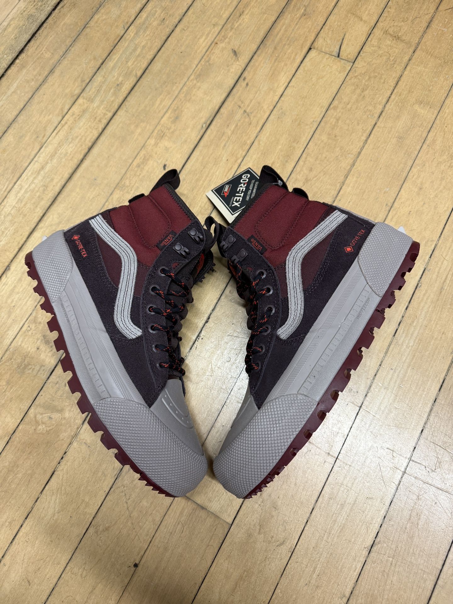 Vans SK-8 Hi MTE Gore-Tex Boots Size 7 Men’s 8.5 Womens