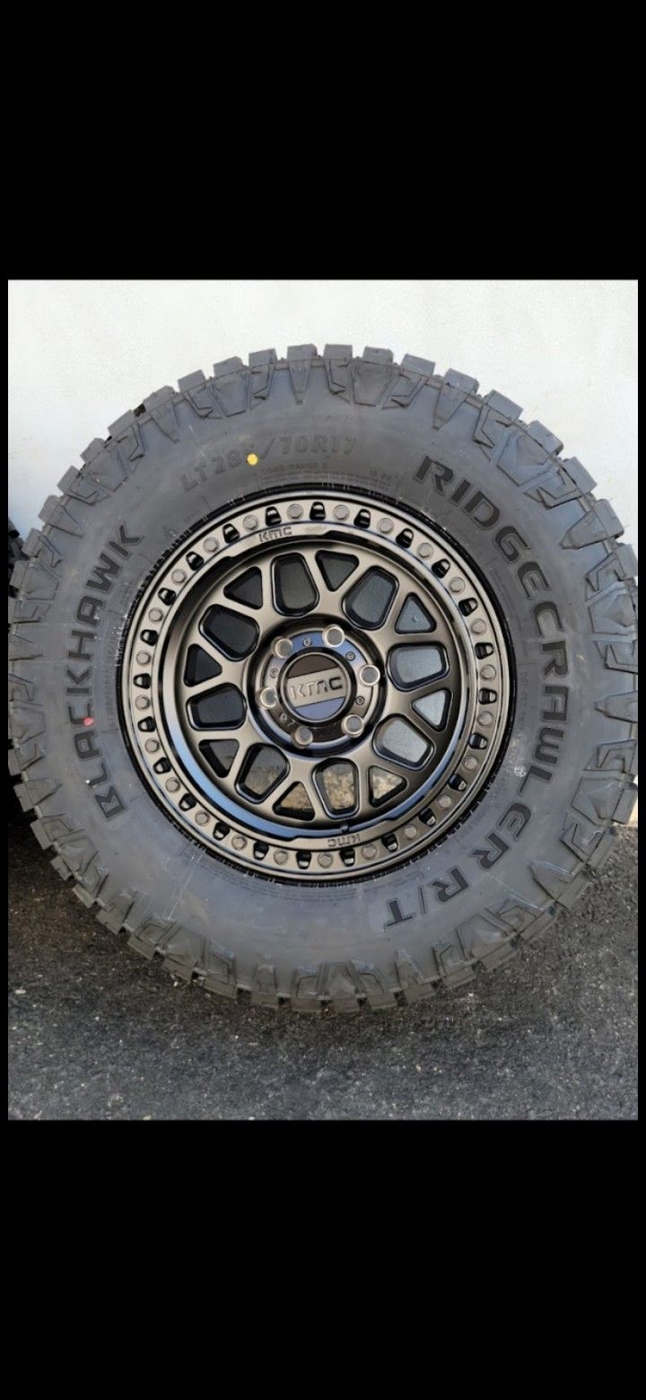 17" KMC rims w/ 32" Rudgecrawler Tires
