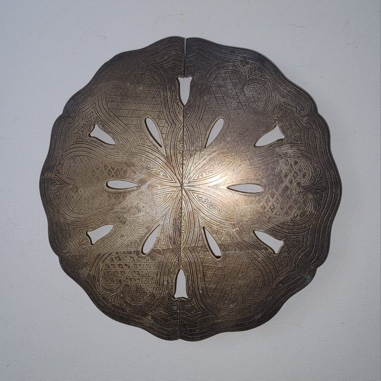 VINTAGE ITALIAN TRIVET