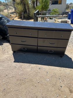 Pre-Owned Six Drawer Dresser