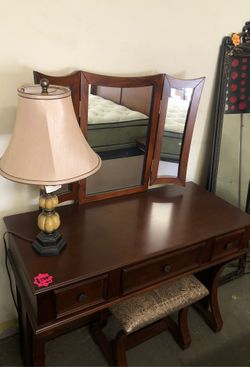 Vanity cherry with stool