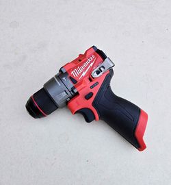 Milwaukee FUEL 12V Hammer Drill