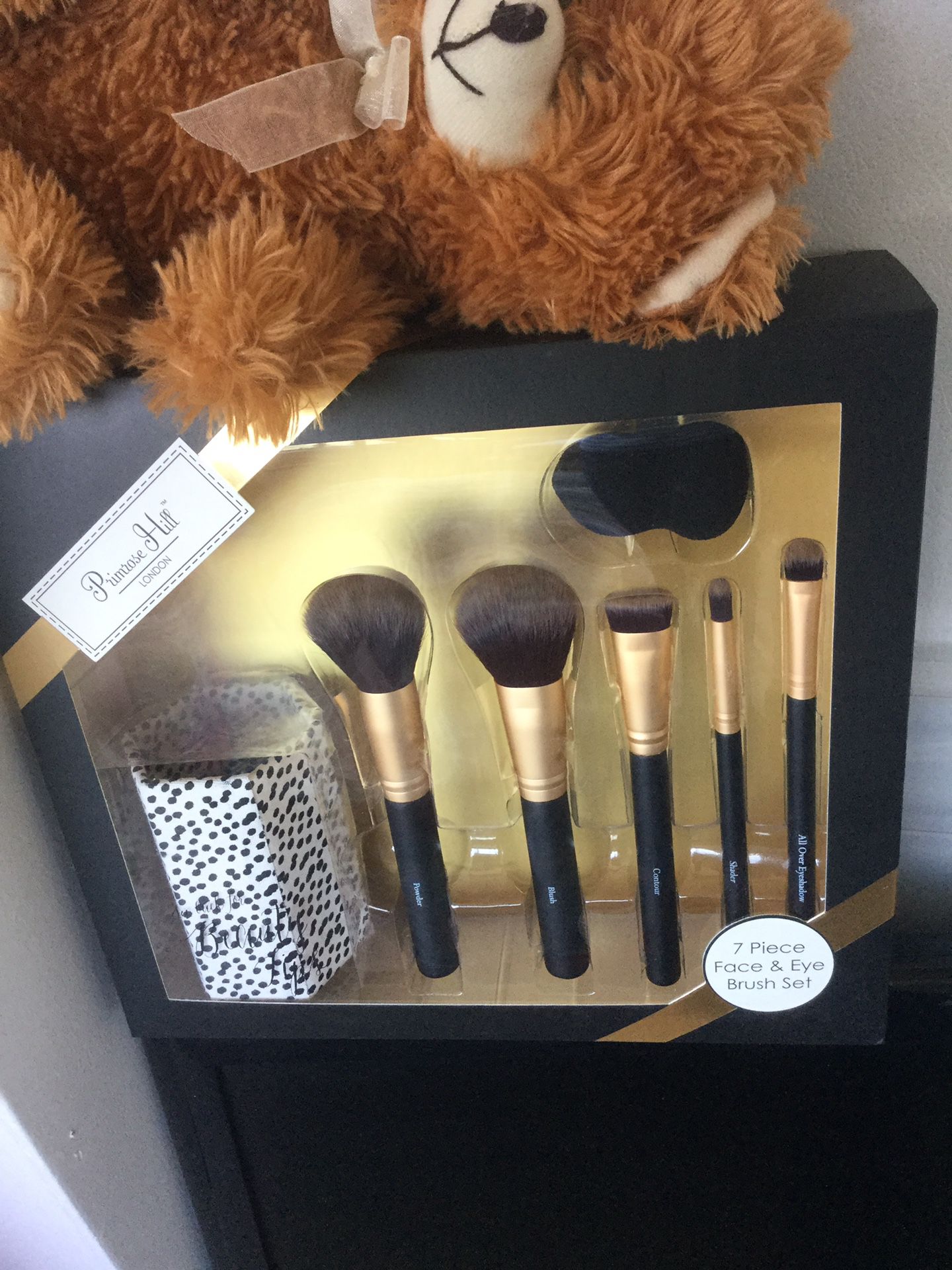 Make up brush set of 7 for Face & eyes / New in the box 