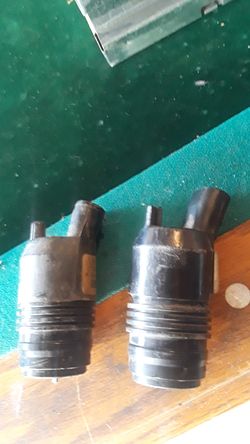 Windshield motors water reserve for Tahoe 2002 to 2006