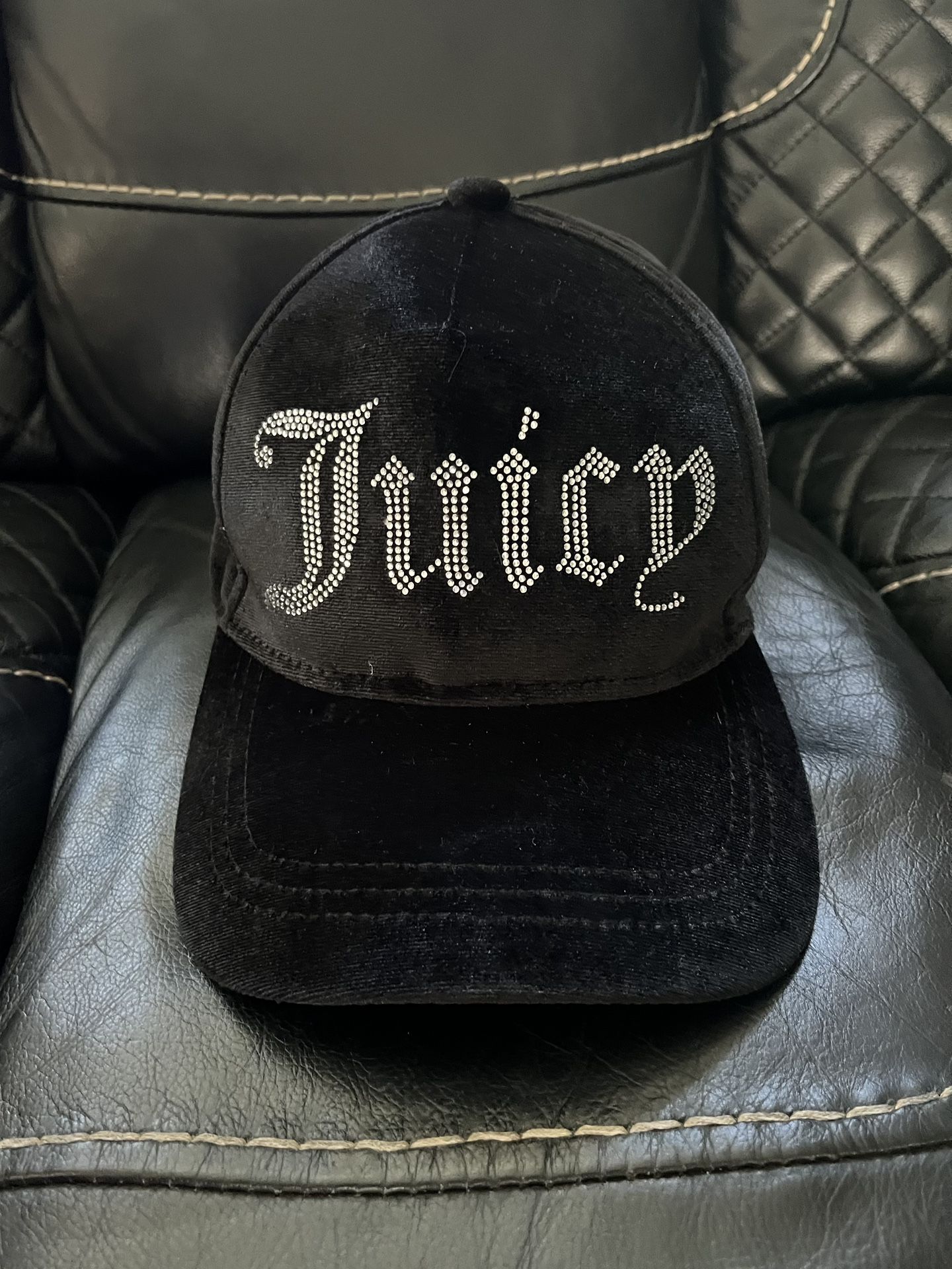 Women’s juicy couture velvet hat