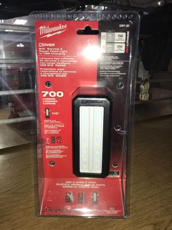 Milwaukee M18 TRUEVIEW Pivoting Flood Light 💡