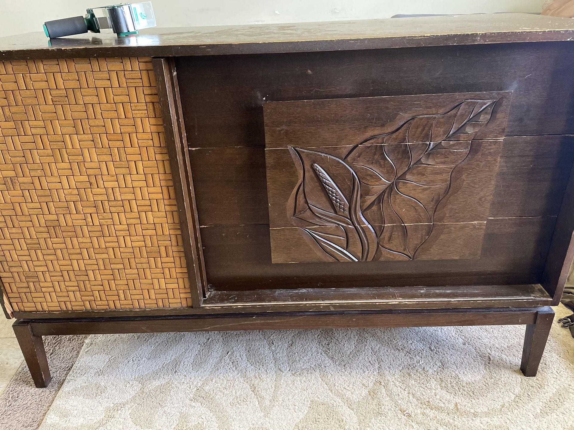 Beautiful Antique 6 Drawer Dresser