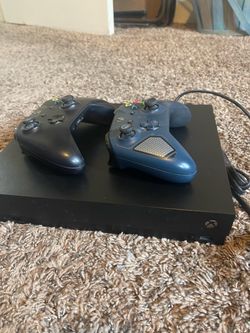 Xbox one x 2 controllers and games