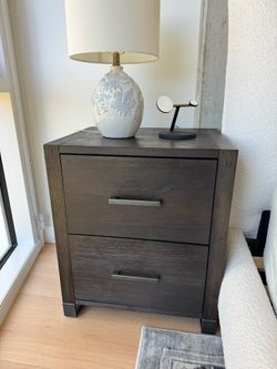 2 Wooden Nightstands