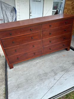 Pottery Barn Valencia 8 Drawer Dresser
