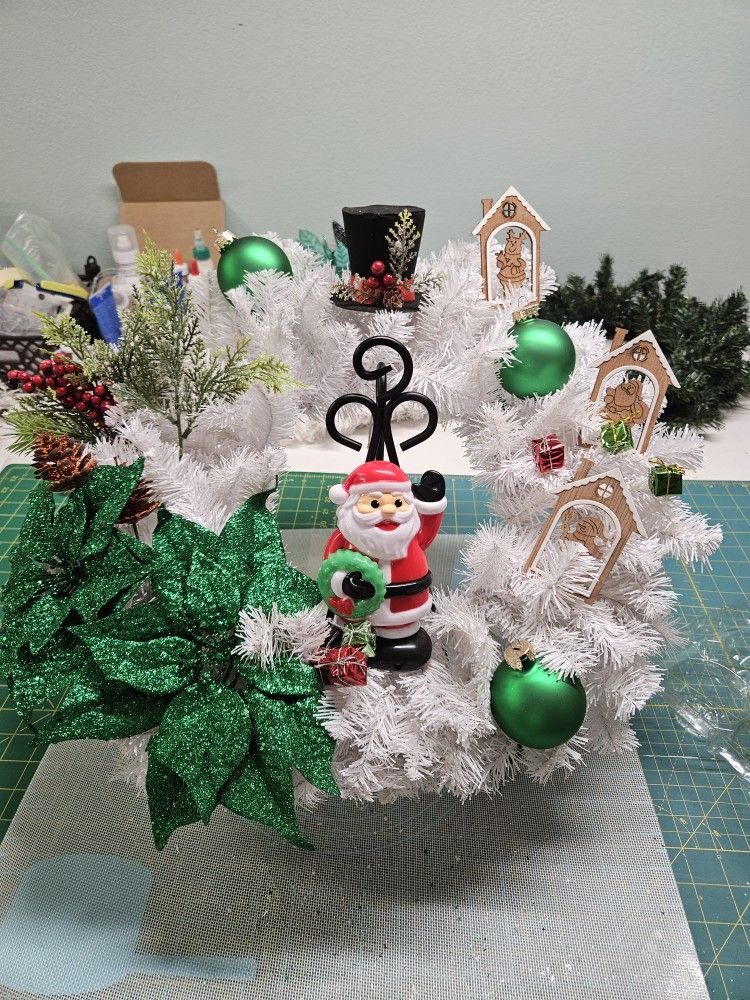 Festival And Fun Santa Wreath