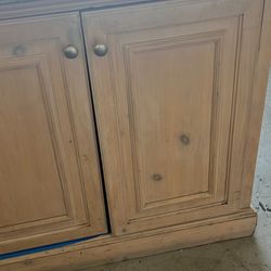 Kitchen Cabinet / Garage 
