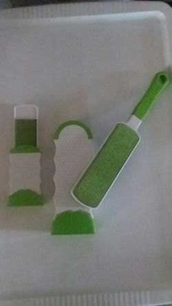 REUSABLE PET HAIR REMOVER. $12 OR BEST OFFER.