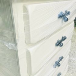Georgeous Chest Of Drawers