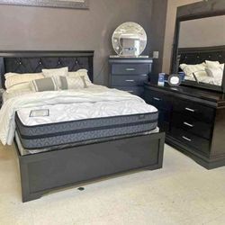 Amalia Black Panel Bedroom Set
Gold and black color available