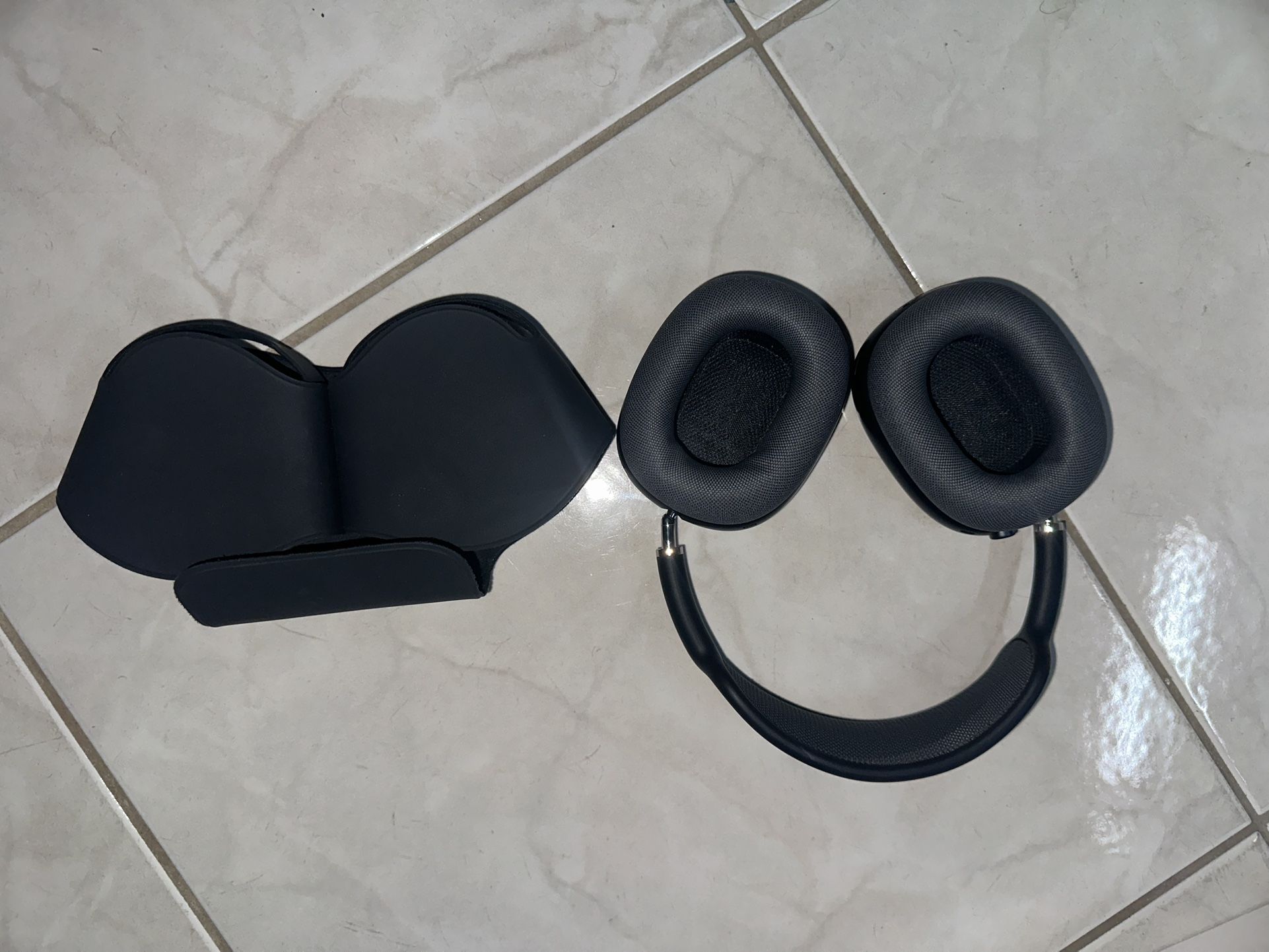 AirPods Max Midnight