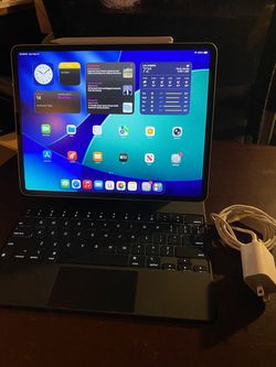 iPad Pro 12.9” + Apple Magic Keyboard & Apple Pencil