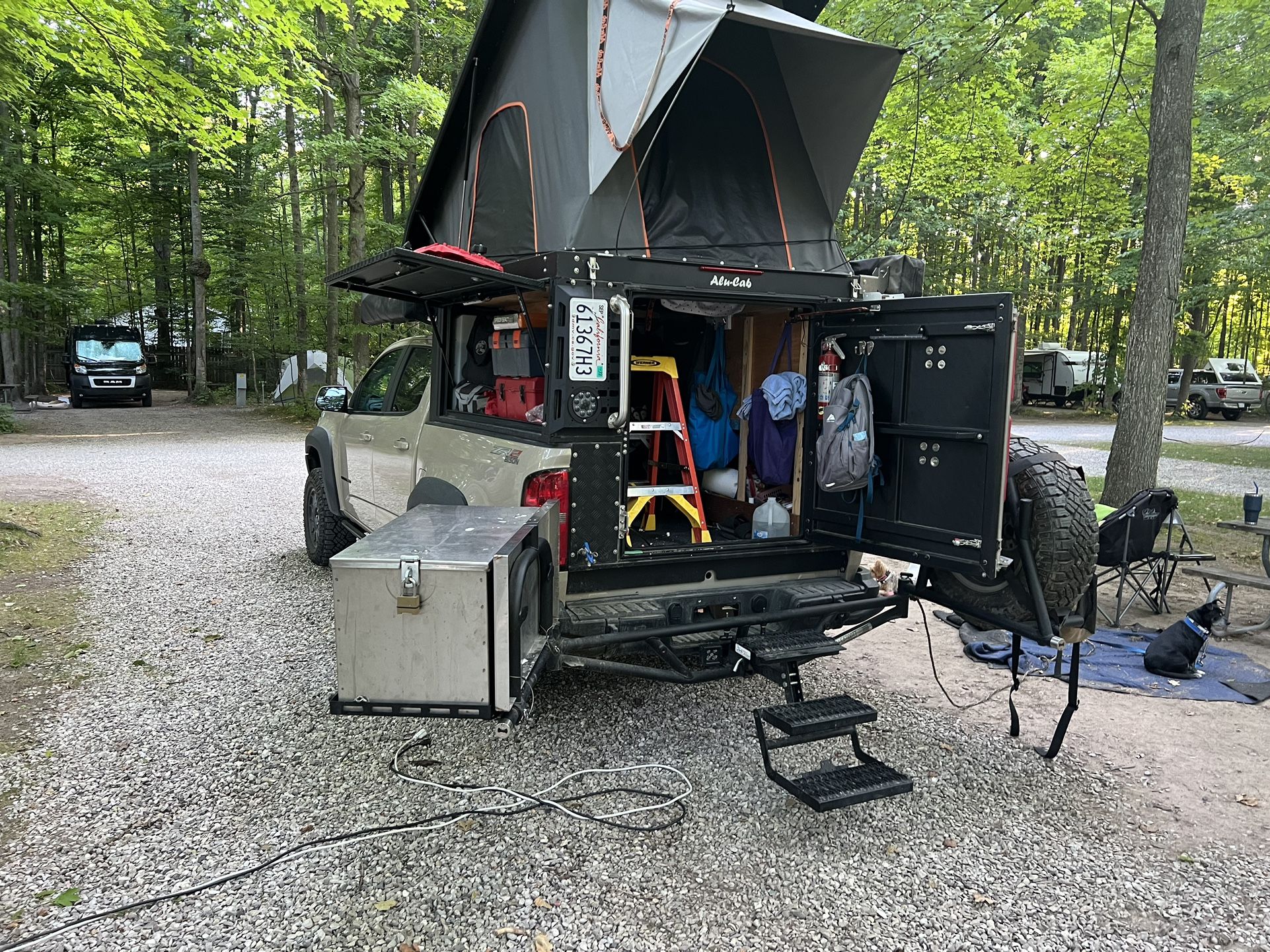Alu Cab Canopy Camper ,, Like new condition