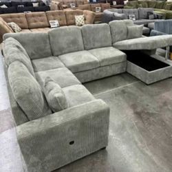 New Sleeper Sectional Sofa Couch with USB & Storage! Free Delivery 🚚!