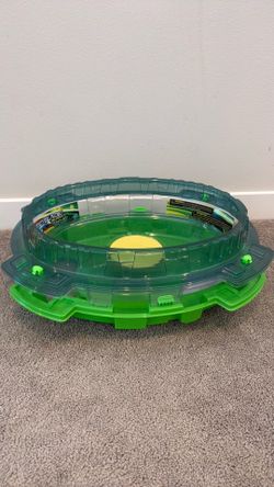 Beyblade Burst quad drive battle stadium