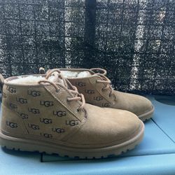 Men’s Uggs Size 9 