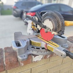 10 DeWalt Compound Miter Saw 20-60 Volt