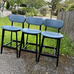 3 Barstools excellent condition