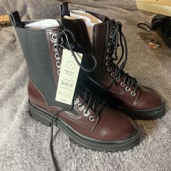 No Boundaries Woman’s Boots New Size 7 with box, Burgundy Knit Combat $23